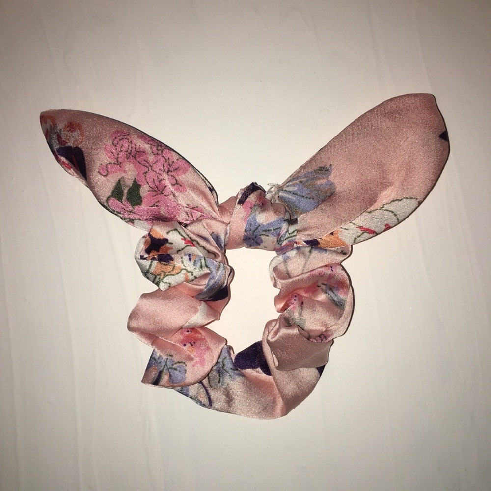 🌺$3 Add On🌺 Pink Floral Bow Scrunchie